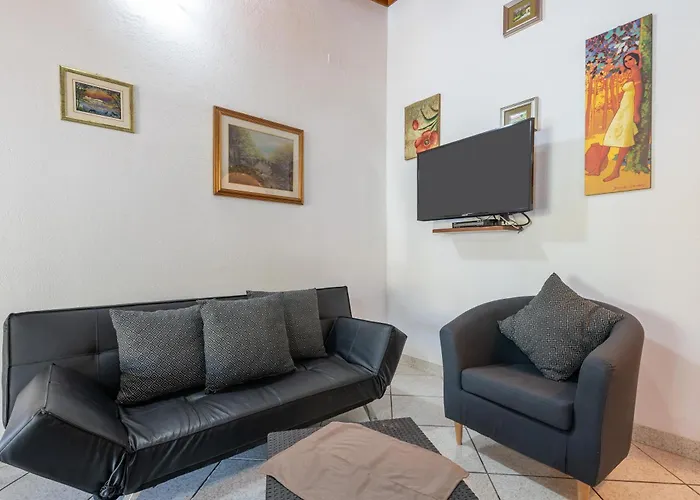 Lidia Vicino Al Mare *