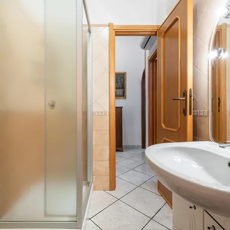 Lidia Vicino Al Mare *