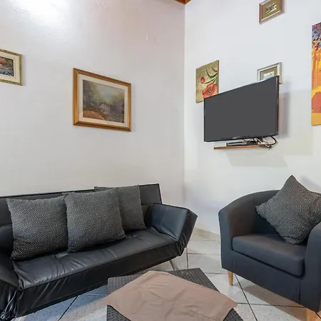 Lidia Vicino Al Mare *